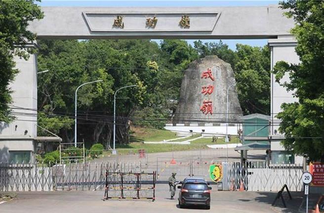 台中成功岭24日晚间要求全员下楼进行内务检查，未料过程中有3名学员受到惊吓送往国军台中总医院，所幸治疗后无碍已回队部休养。（资料照片／冯惠宜台中传真）