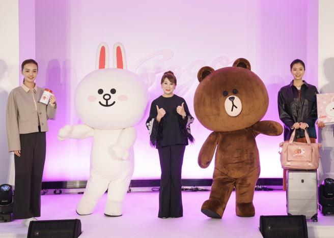 SOGO百货董事长黄晴雯（中）看好周年庆强劲动能及商品力。（SOGO提供）