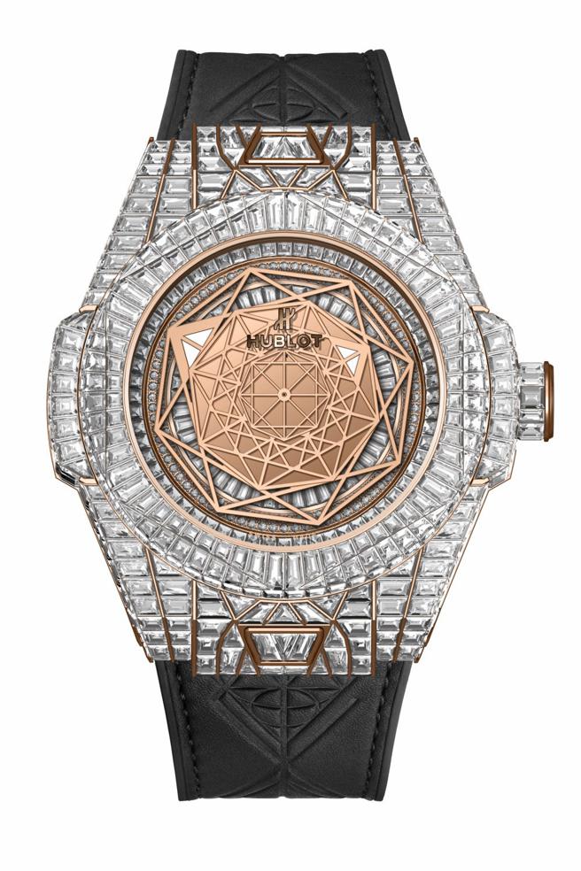 宇舶表BIG BANG UNICO SANG BLEU皇金滿鑽腕表，約2616萬元。（HUBLOT提供）