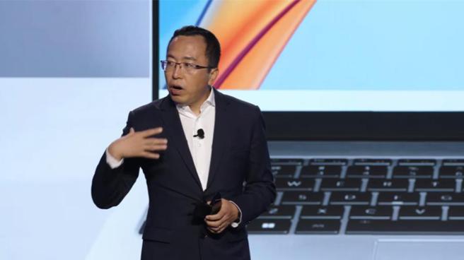 榮耀CEO趙明現身高通高峰會宣布筆電採用Snapdragon X Elite。圖／張珈睿