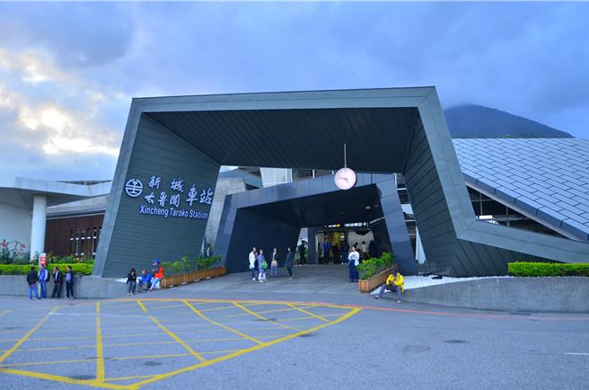 太鲁阁峡谷音乐节本周六登场，太管处请游客到新城车站搭乘接驳车，力行环保。（太管处提供／王志伟花莲传真）