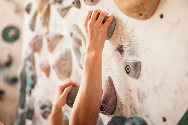 士林地院判决，救国团与业者经营的攀岩场应负起7成的责任，赔偿因堕落死亡民眾的家属105万。（示意图／达志影像）