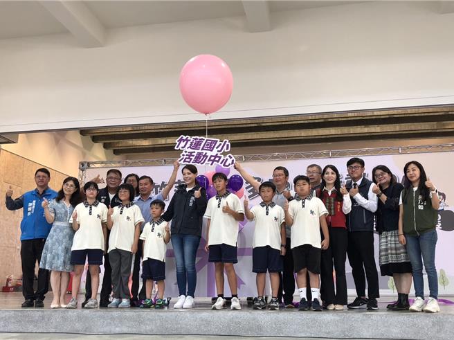 新竹市竹莲国小全新3层楼多功能活动中心26日正式启用。（王惠慧摄）