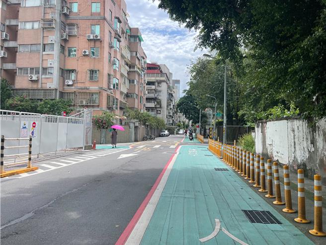大安區為台北市老年人口最高的行政區，巷弄內又有許多咖啡廳，交通局選擇於大安區大學里由下而上設置「交通友善區」。（本報資料照片）