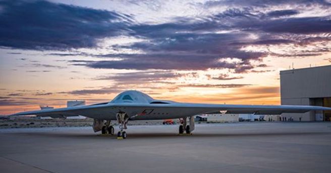 美国空军第一架量产前B-21隐形轰炸机。（诺斯洛普格鲁门/Northrop Grumman）