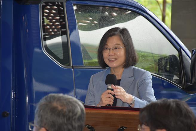 苗栗县政府获得客委会支持打造公馆乡客家文学花园，总统蔡英文今年8月曾到场视察。（谢明俊摄）