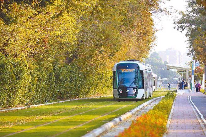 高雄轻轨路线今成圆！明年元旦试营运。高雄轻轨。（示意图／资料照片）