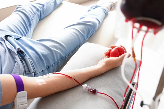 台北凯达大饭店与台北捐血中心于10月27日联合举办慷「凯」捐血．传「达」希望活动，号召民眾做公益拿好礼。（凯达大饭店提供）