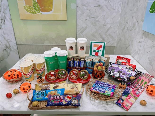 7-11限时推出话题糖果买1送1、CITY大杯美式买1送1、哈根达斯买3送2。（7-11提供／朱世凯台北传真）