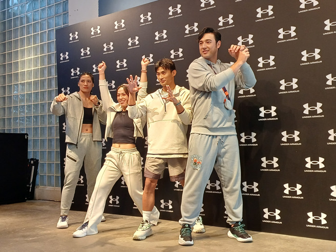 陈念琴（左起）、郭婞淳、杨勇纬、林安可摆出自己运动项目的招牌动作。（陈筱琳摄）