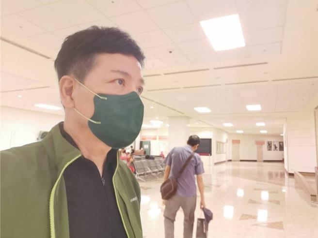 陈凯伦日前到医院探病。（摘自陈凯伦脸书）