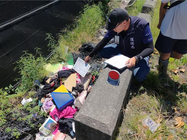 台东县环保局全年无休受理公害及污染陈情案，今年截至9月底止，已受理计2021件，平均每件到场处理时间约2.16小时。（台东县政府提供／萧嘉蕙台东传真）