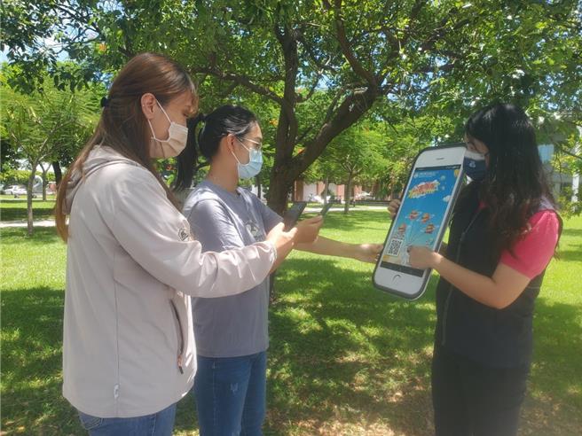 台东县环保局提供多元的环境公害陈情管道，包含免费专线、县民服务专线、手机APP｢公害报报」等。（台东县政府提供／萧嘉蕙台东传真）