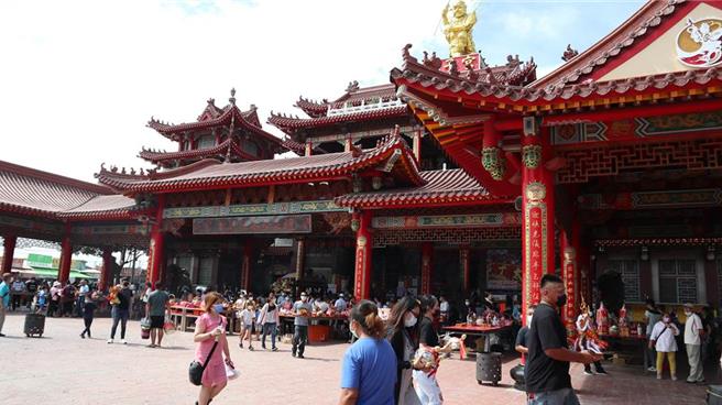 台南市新营太子宫28日中午将举办「中坛元帅圣诞平安宴」，席开990桌。（本报资料照片）