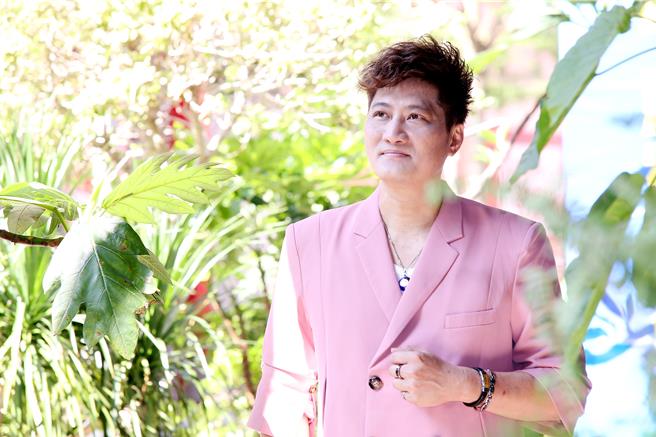 杨哲26日举办记者会，宣布明年将在台中中兴大学惠荪堂开唱。（瑞扬创意提供）