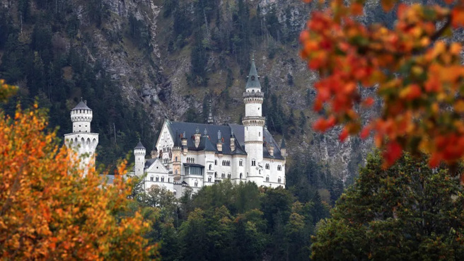 德國新天鵝堡是著名的觀光景點，但位置偏遠，山區裡有一些治安死角。(圖/shutterstock)