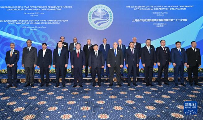 大陆国务院总理李强当地时间26日在比斯凯克出席上海合作组织成员国政府首脑（总理）理事会第22次会议。（新华社）