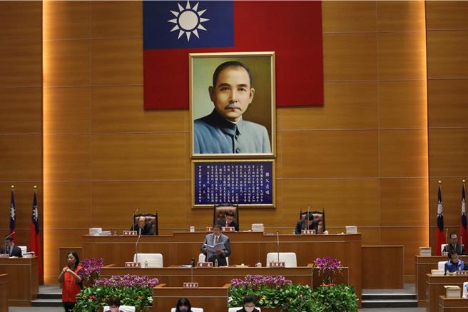 面對台積電放棄在龍潭設廠，各縣市均積極爭取，新竹縣長楊文科認為不必捨近求遠，新竹就是最好的設廠所在。（邱立雅攝）