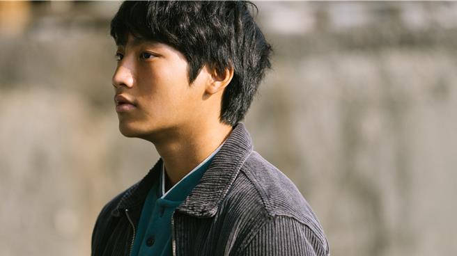 《少男少女》是胡語恆演戲的首作，沒想到即入圍金馬最佳新演員。（華納兄弟提供）