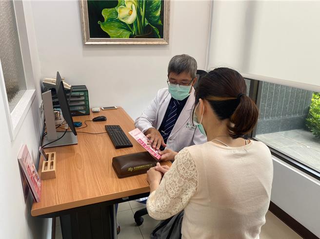 桃園市從今年5月啟動產後憂鬱心理諮商計畫，截至10月20日止，產後憂鬱篩檢共有5033案。（桃園市衛生局提供／陳夢茹桃園傳真）