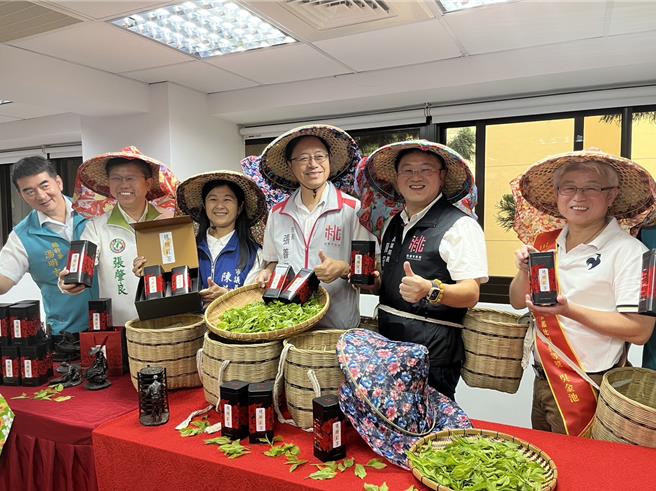 桃園市今舉行112年桃園市優質紅茶評鑑比賽頒獎典禮。（陳夢茹攝）