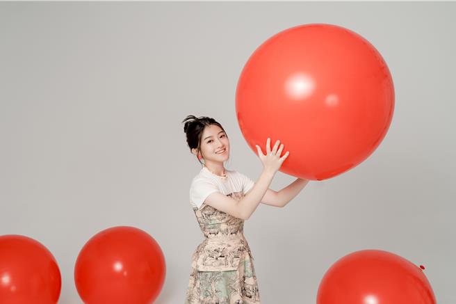 盖儿推出首张专辑《无法掩盖》。（量子娱乐提供）