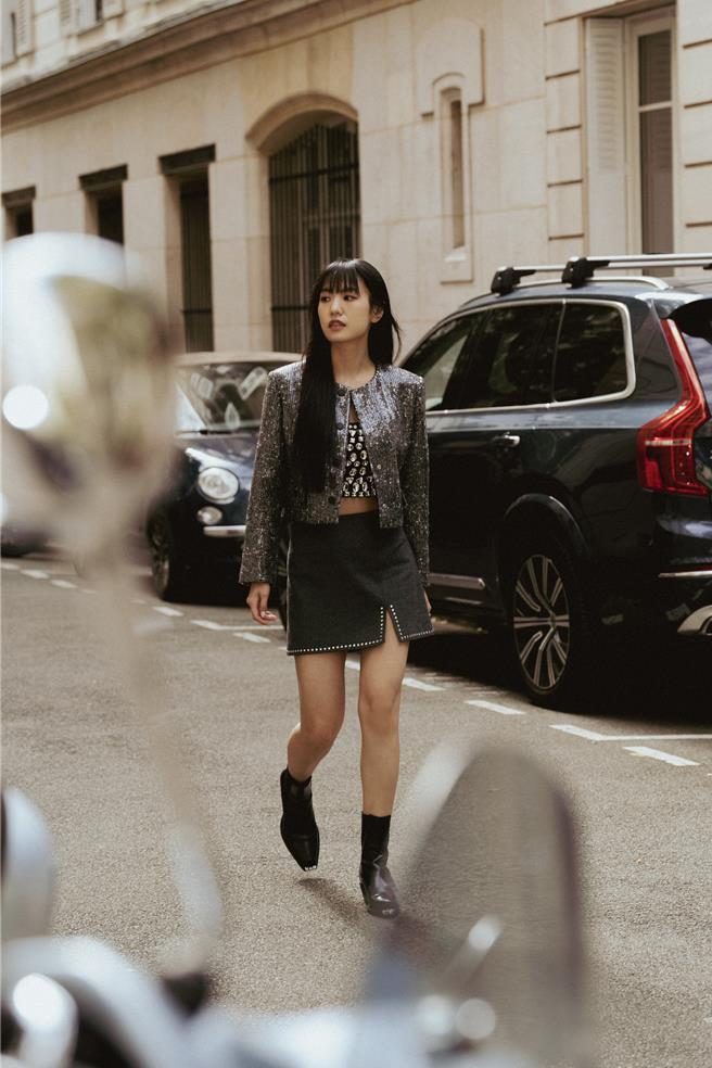 孙盛希日前以嘉宾身分出席时装周。（滚石唱片提供）