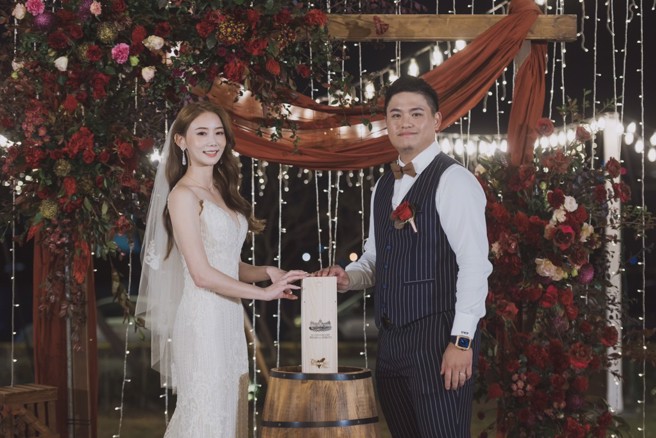 艾璐（左）嫁给胡智为（右）后，被长辈催生。（悍创运动行销提供）