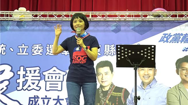 国民党中央党部妇工会主委陈怜燕返乡参加台东首场造势。（蔡旻妤摄）