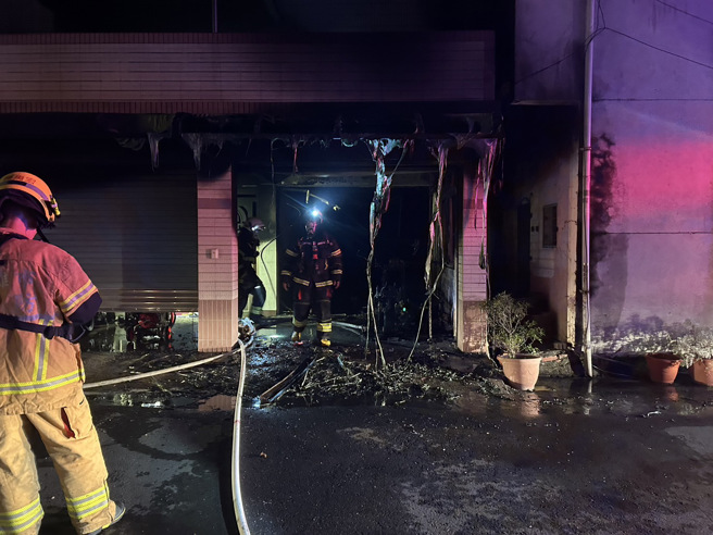 高雄市仁武区赤东四街今28日下午17时24许发生一起火警。（翻摄社会事新闻影音）