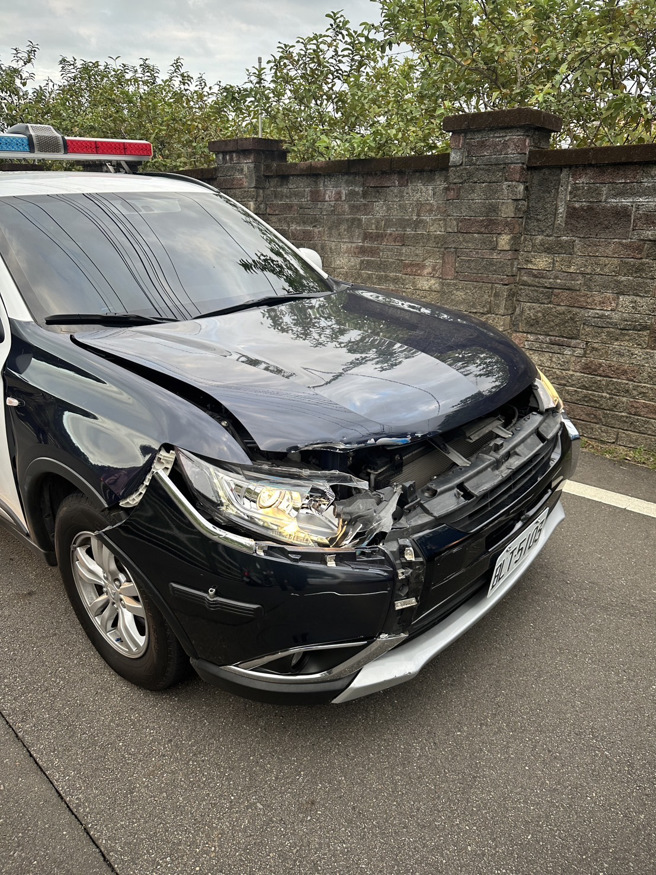 桃园中坜1名窃嫌下午开着赃车被员警拦查，他拒检还衝撞员警。（图／警方提供）