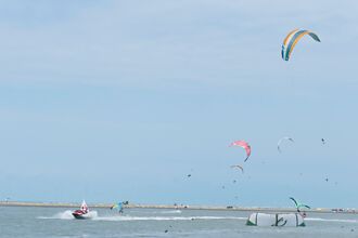 雲林 風箏衝浪賽登場 參賽人次創紀錄