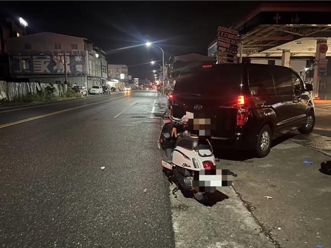 台东市28日发生机车追撞小货车事故。（台东警分局提供／蔡旻妤台东传真）