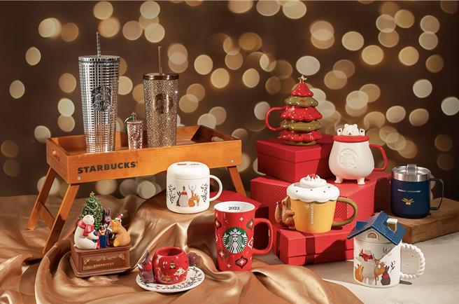 星巴克耶誕新品即將陸續登場，像是2023金星專屬耶誕派推出耶誕樹為造型的「美好耶誕樹馬克杯」、超萌純白的北極熊造型的「北極熊歡慶馬克杯」，充滿歡樂氛圍。（星巴克提供／朱世凱台北傳真）