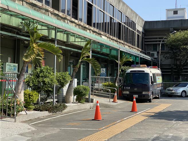 彰化地检署29日宣布查获2名男子以每张200元的代价，非法收集总统大选特定被连署人之连署书。（孙英哲摄）