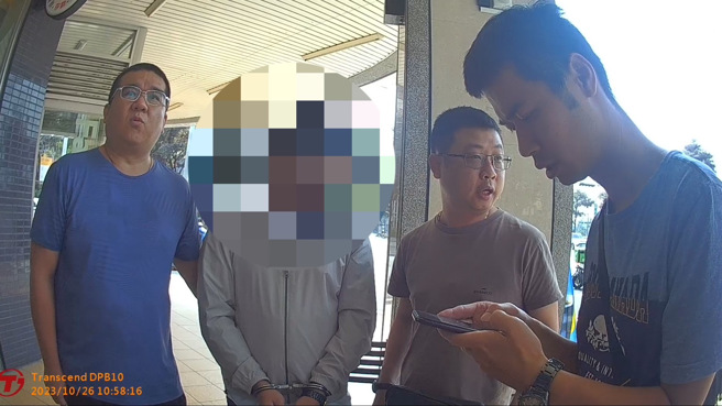 雾峰分局警方一周抓了10车手，阻止诈骗金额633万。（翻摄画面）