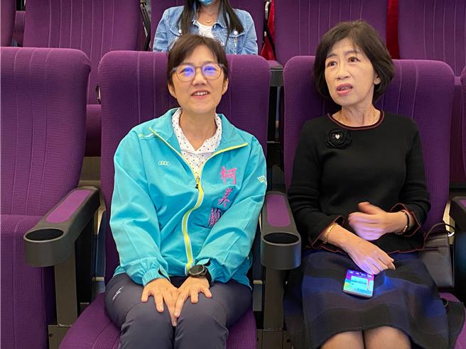 柯美兰（左）说，大嫂有空能够来站台当然欢迎，这是大家都知道的常理，没什么特别，都是家人。（陈育贤摄）