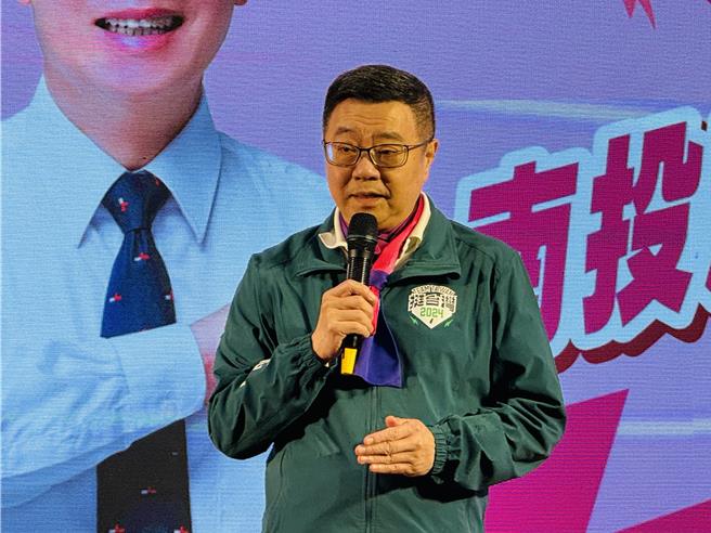 全國信賴台灣競選總部總督導卓榮泰要南投姐妹支持賴清德，也希望南投縣2席立委全上。（楊靜茹攝）