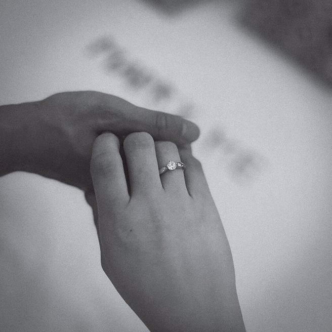 娄峻硕向女友焦凡凡求婚成功。（图／翻摄自焦凡凡脸书）