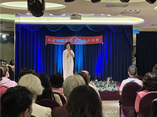 旺旺集团29日在台东娜路弯大酒店扩大举行公益演唱会。（蔡旻妤摄）