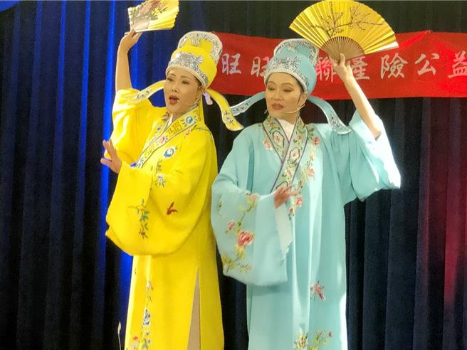 旺旺集团29日在台东娜路弯大酒店扩大举行公益演唱会。（蔡旻妤摄）