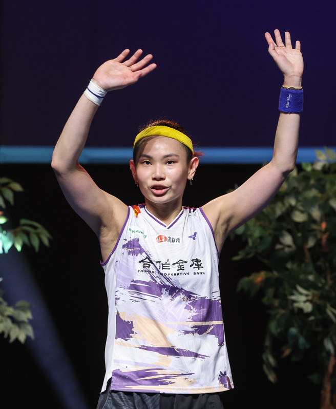 戴资颖和球迷挥手致意。（Badminton Photo提供）
