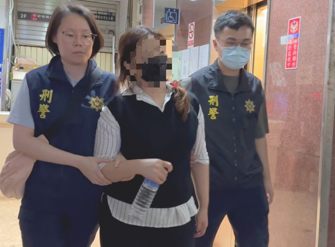 陳姓女子移送畫面。（圖 / 劉詠韻翻攝）