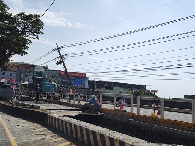 台电表示，目前已派员前往协助，预计明天完成修復。（吴建辉摄）