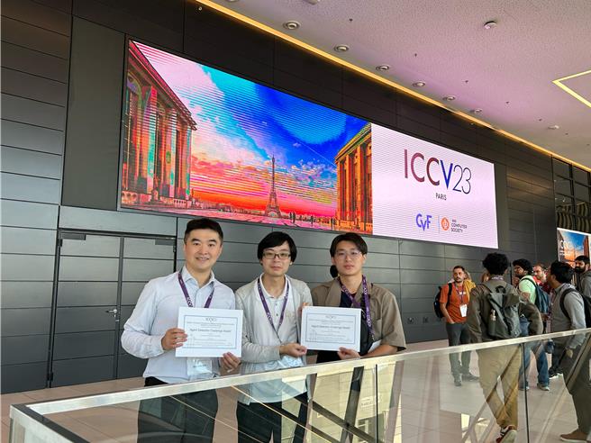 中正大学AI团队勇夺巴黎国际自驾车ICCV2023竞赛世界冠军。（中正大学提供∕吕妍庭嘉义传真）