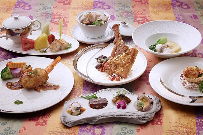「凯华楼」中华料理「磐龙宫殿御膳」双人套餐3088元，约是原价71折。(JR东日本大饭店台北提供)