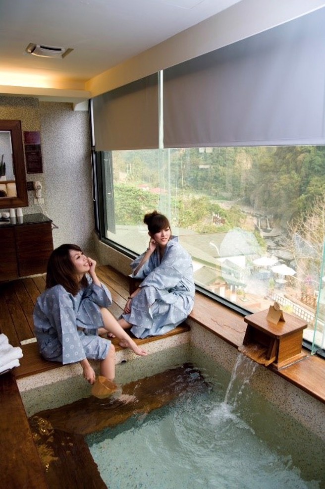 泡過有名的泰安溫泉「美人湯」，肌膚會變得潤滑舒爽。（圖／苗栗縣政府提供）