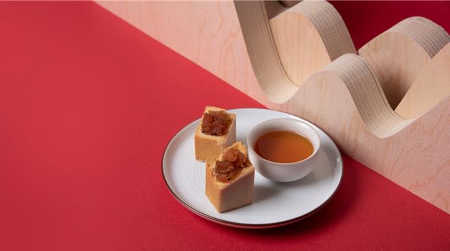 「微熱山丘」蘋果酥選用日本青森紅玉蘋果，每一口都能嘗到甜中帶酸的多層次風味。(微熱山丘提供)