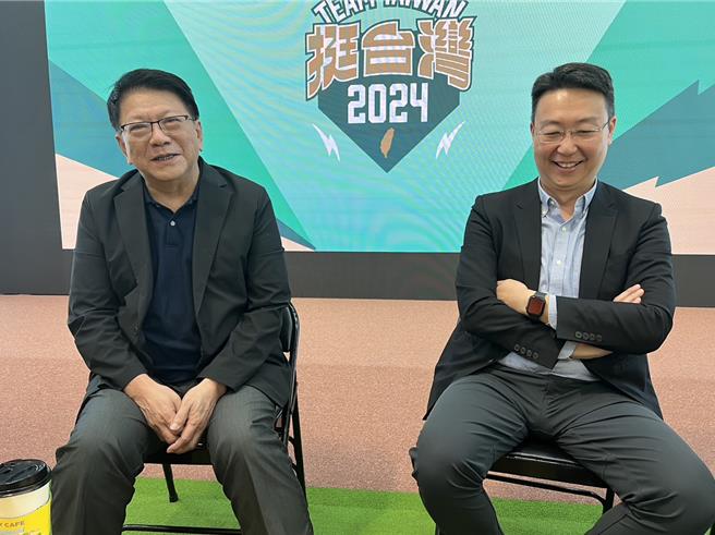 赖清德竞选总干事潘孟安（左）、赖清德竞选总部发言人陈世凯（右）。（黄婉婷摄）