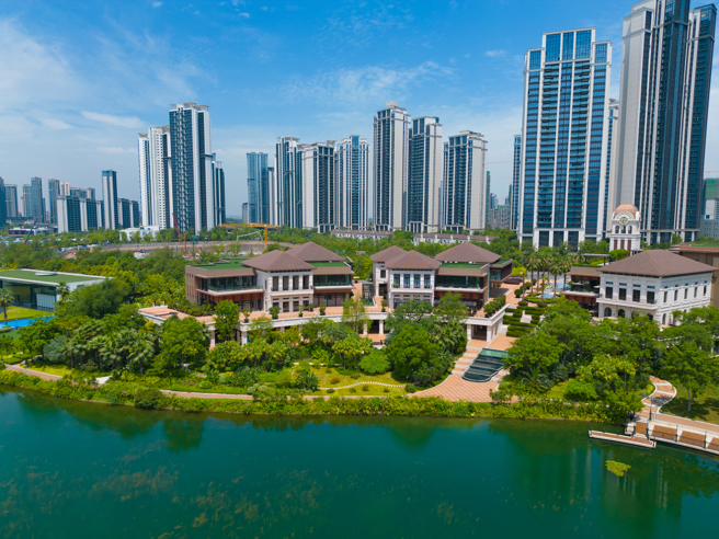 中国8月推出一连串刺激房地产措施时，各界都声称可望带出「金九银十」的楼市復苏气氛，但实际上各项成交数据都呈现大跌现象。（图／中新社）